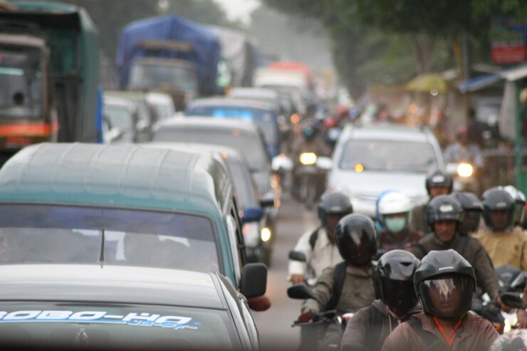 Car Rams People on foot in Patna; Driver Whipped by Crowd